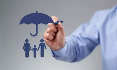 大公司争霸个险，老三家450万营销员一季度卷走保费四千亿｜个险三部曲之二